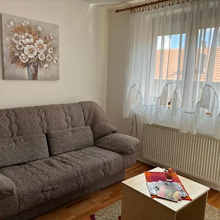 Lenka Διαμέρισμα *